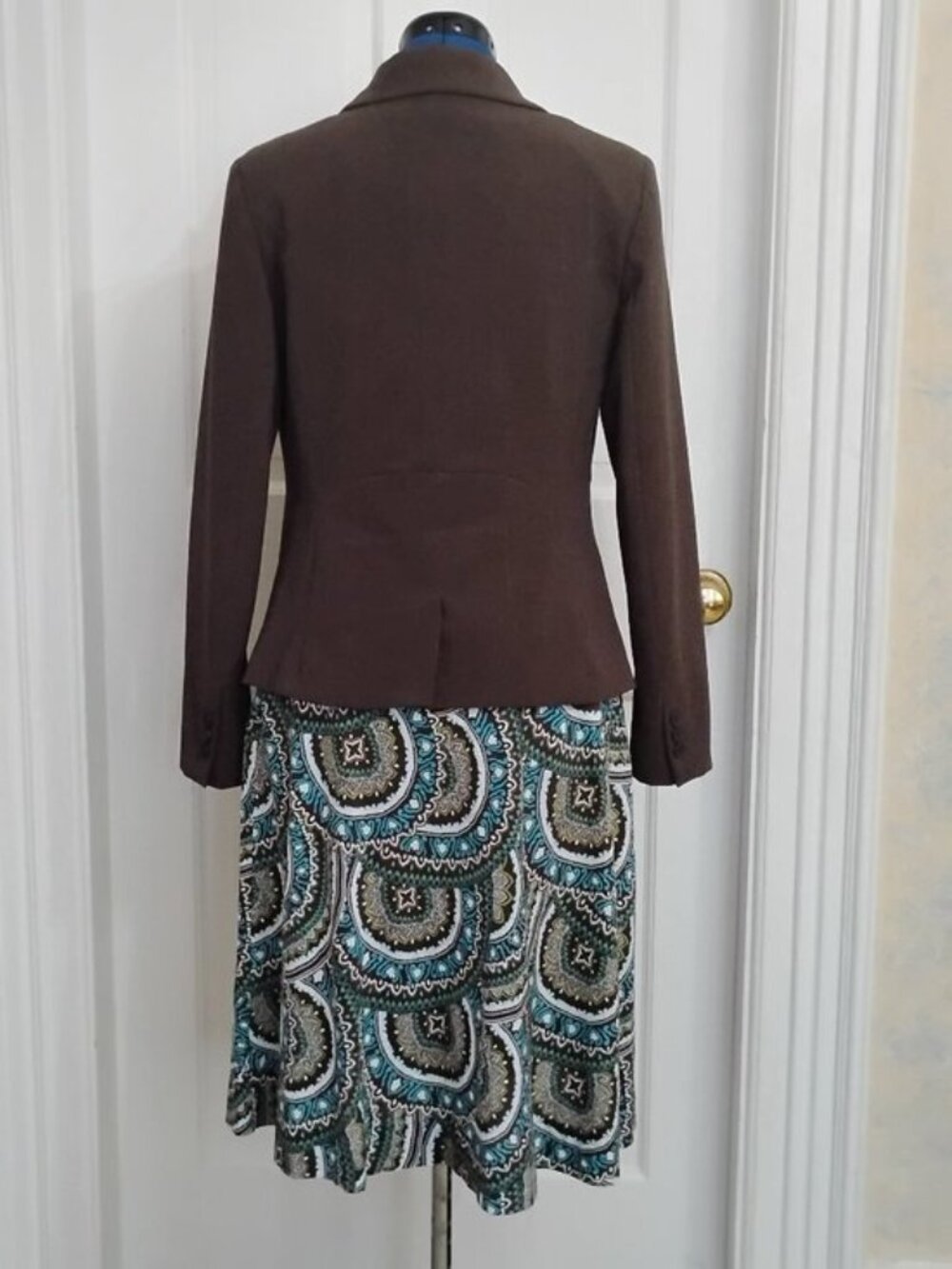New York and Company Skirt Suit Set - Picture 3 of 14